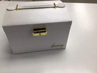 Jewelry box with drawers
